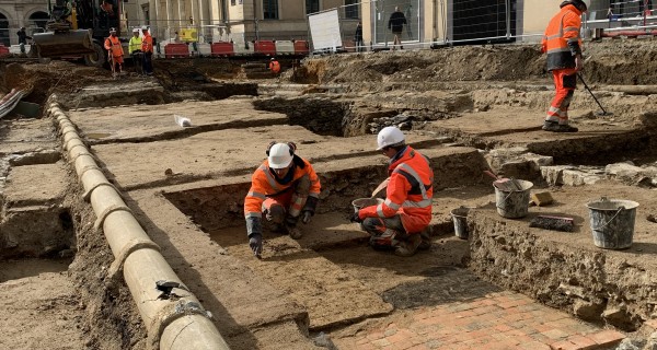 Dernières révélations des fouilles dans le centre ville de Laval.